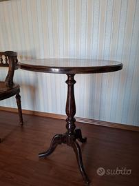 Tavolino rotondo in stile classico