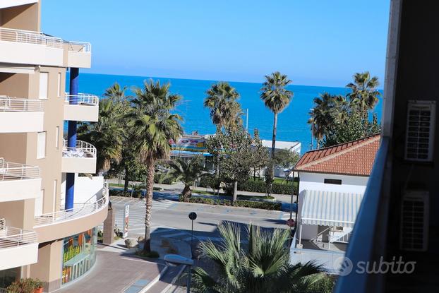 Appartamento Trilo fronte mare ad ALBA ADRIATICA