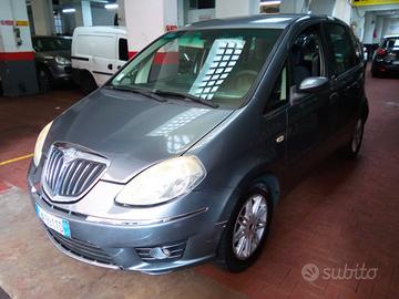 Lancia MUSA 1.4 16V Poltrona Frau