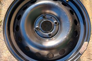 Numero 4 Cerchioni 4 fori 15” per dacia e renault