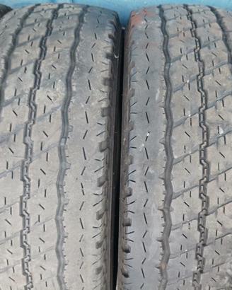 Gomme Usate SEMI-NUOVE BRIDGESTONE 215 70 15C 109S