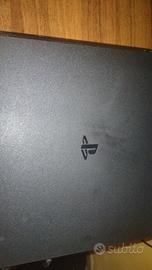 PlayStation 4 slim + gioco GTA 5 