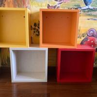 Mensole a cubo, di diversi colori abbinabili
