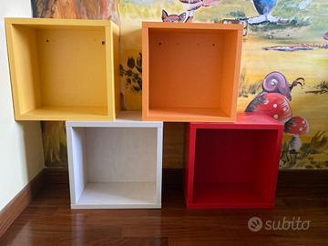 Mensole a cubo, di diversi colori abbinabili
