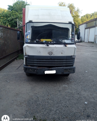 Autocarro Nissan VI
