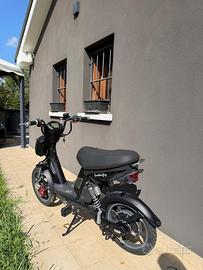 SCOOTER ELETTRICO