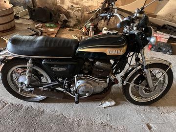 Yamaha TX 750