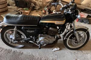 Yamaha TX 750