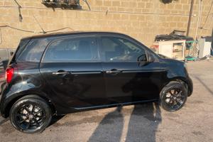 SMART FORFOUR  TOTAL BLACK 2017 BENZINA