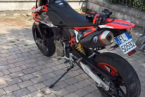 Ducati Hypermotard mono rve 698 (depotenziata)