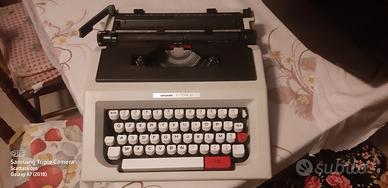 macchina  da scrivere 