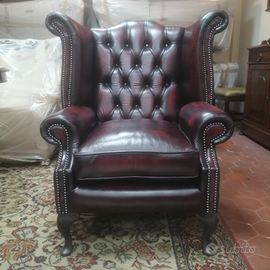 Poltrona chesterfield ( chester ) Queen Anne e poggiapiedi chesterfield in  pelle verde anticato nuovi