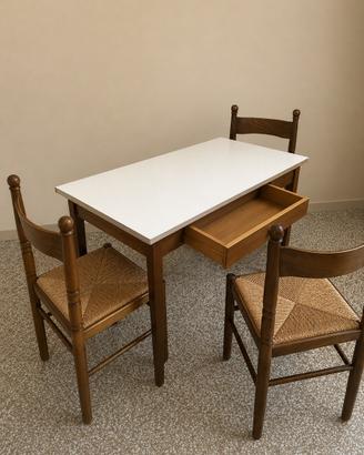 tavolo da cucina anni ’70 con 3 sedie
