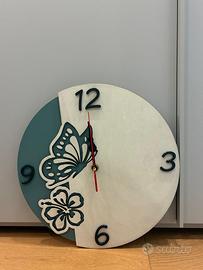 Orologio da parete in legno con Farfalla