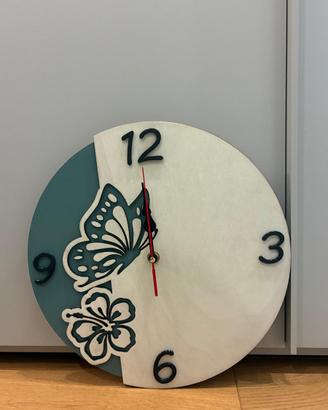 Orologio da parete in legno con Farfalla