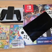 Nintendo Switch OLED Bianca + 2 giochi super mario