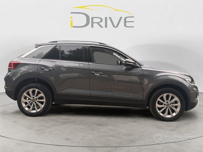 Volkswagen T-Roc 2022 photo 3