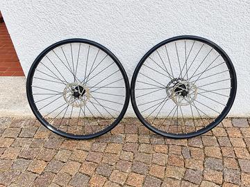 Coppia ruote Gravel 28” nere con freni a disco
