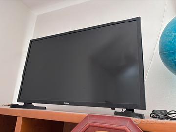 2 Televisioni samsung anche separate 32 pollici