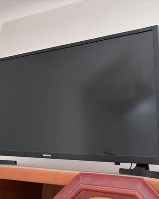 2 Televisioni samsung anche separate 32 pollici
