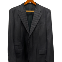 Abito sartoriale gessato elegante da uomo