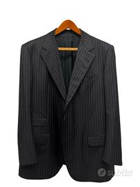 Abito sartoriale gessato elegante da uomo