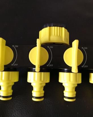 Connettore distributore acqua a 4 vie