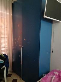 Cameretta con letto a una piazza e mezza