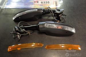 Coppia specchi far con frecce integrate