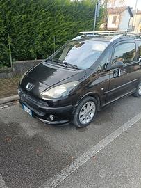 Peugeot  1007