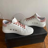 Sneaker bianca suola bassa