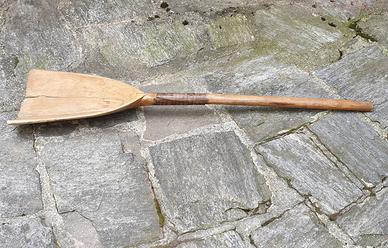 Antica Pala in Legno da Contadino Vintage