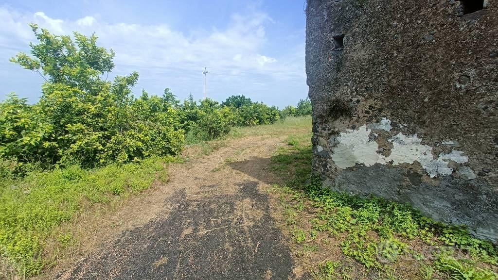 Rustico / Casale di 157 m² con 4 locali a Giarre - Vista 2