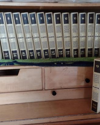 Enciclopedia composta da 20 volumi