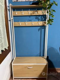 Attacapanni con porta scarpe