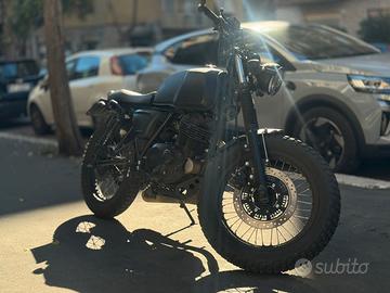 Mutt Akita Scrambler Custom Cafe Racer