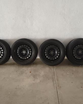 Kit 4 cerchi acciaio 16 " con pneumatici invernali