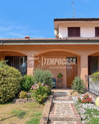 VILLA BIFAMILIARE CON GIARDINO PRIVATO, TAVERNA, M