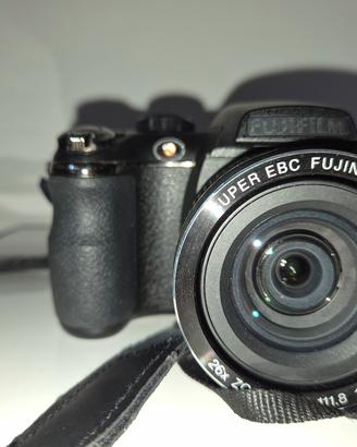 Macchina fotografica fujifilm finepix  s3300