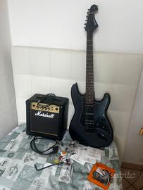 chitarra stratocaster tenor, corde ampli e sellett