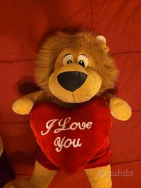 Leone peluche grande con cuore
