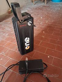Batteria bicicletta elettrica con caricatore