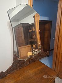 Specchio con cornice intarsiata