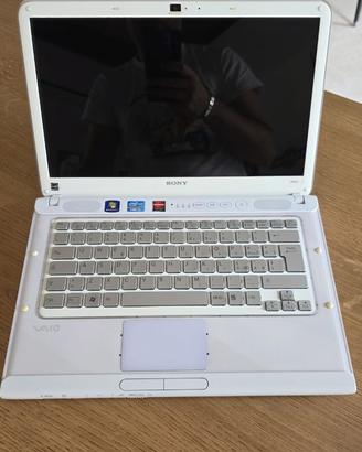 Sony Vaio PCG-61712M i5 - 4GB - 500GB - 14" - Win7