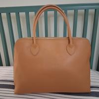 Borsa color cuoio con doppi manici