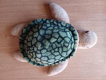 Tartaruga di peluche.