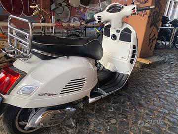 Vespa GTS 300 Super – Aprile 2022