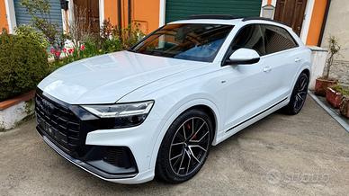 Audi Q8 50 TDI 286 CV quattro S-line Tetto 360”