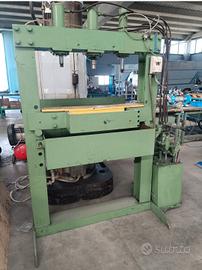Pressa Elettroidraulica a 3 Pistoni largh. 960mm