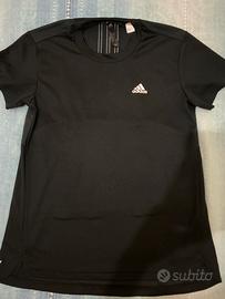 T-shirt adidas